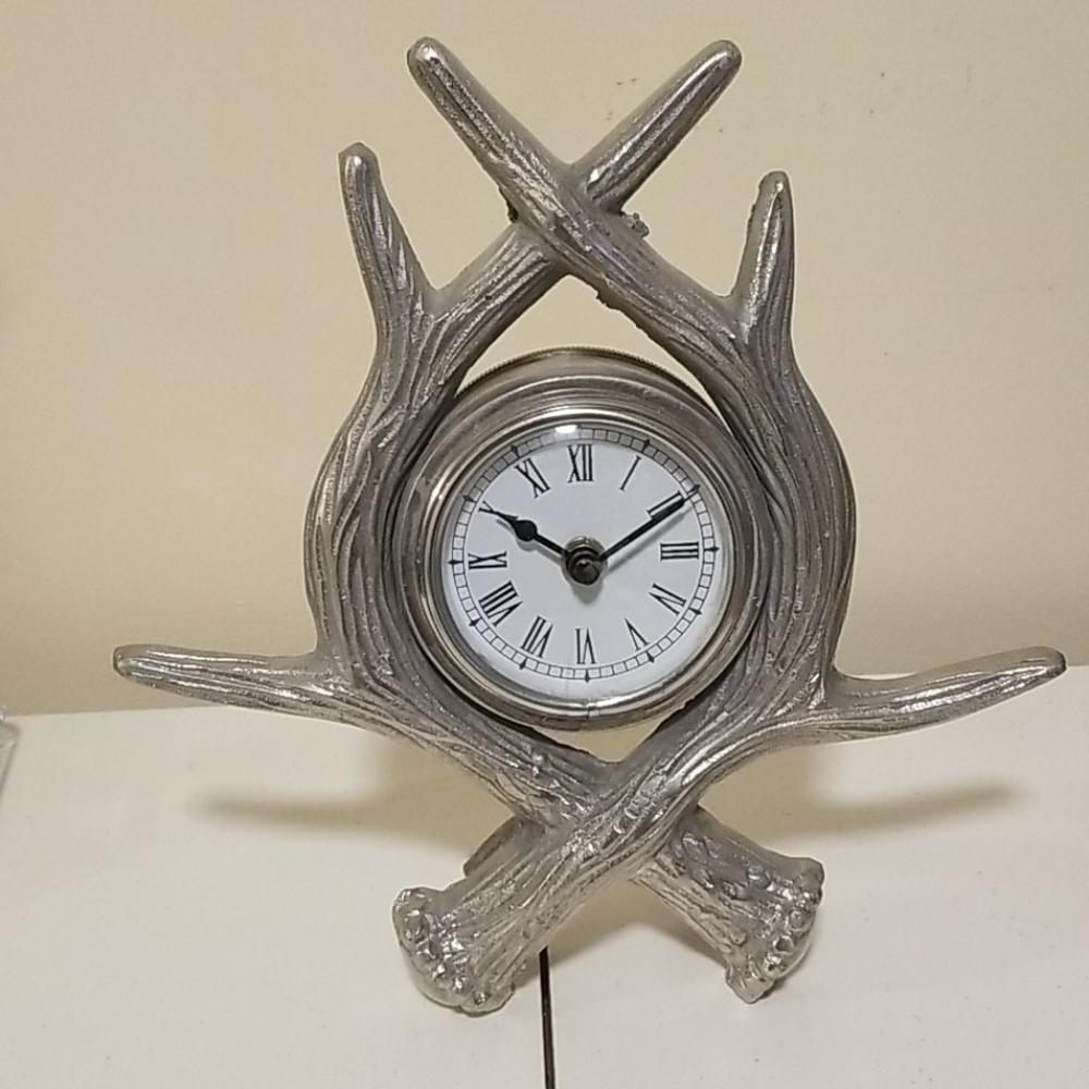 Mantle clock